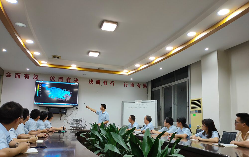 為不同領(lǐng)域客戶(hù)在模具設計與制造積累豐富經(jīng)驗，在汽車(chē)、新能源、通信、醫療等行業(yè)有顯著(zhù)優(yōu)勢。